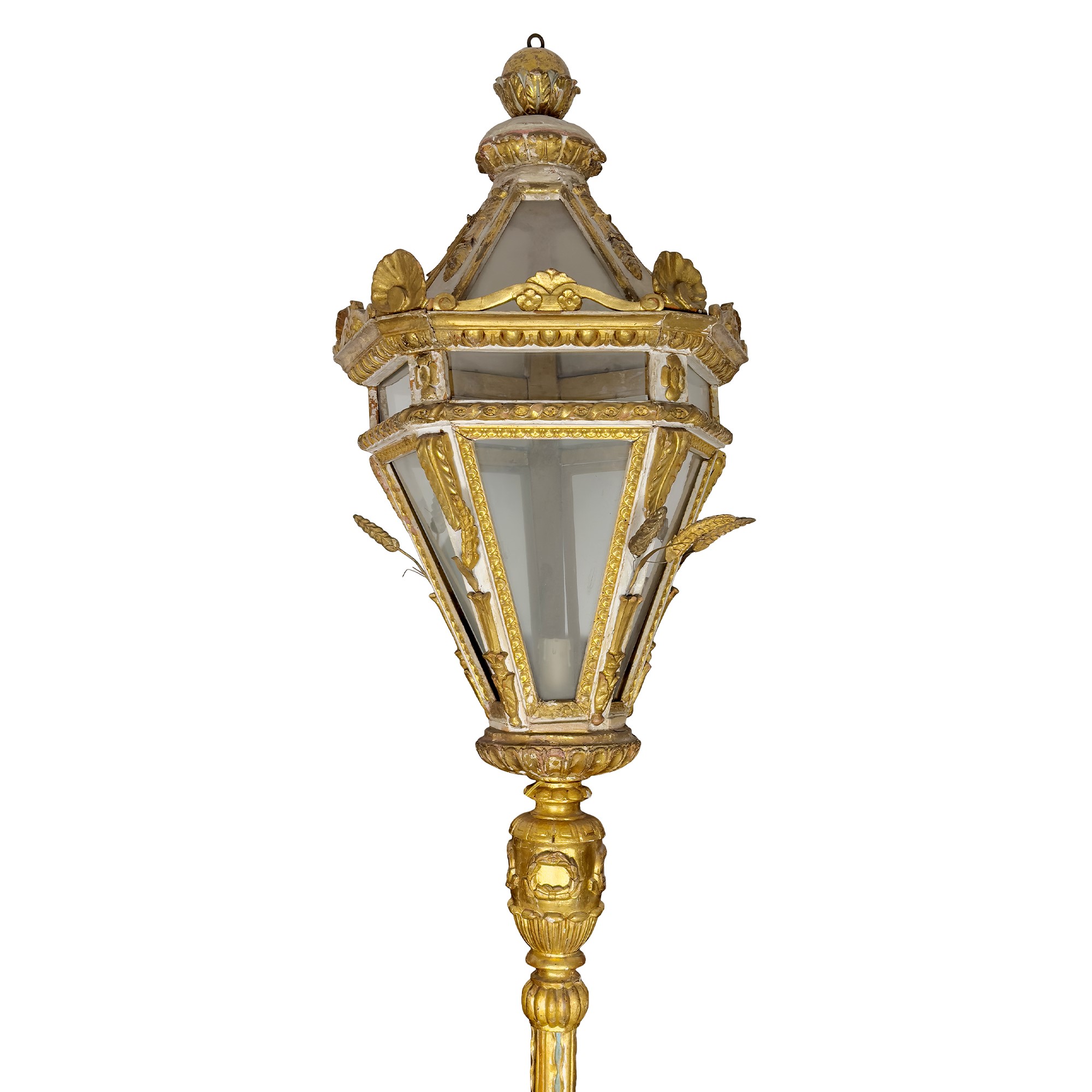 Lanterna in legno laccato bianco e dorato, XVIII secolo