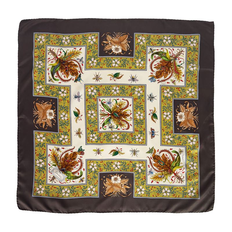 Gucci, Foulard in seta Foglie d'Autunno su disegno di Vittorio Accornero