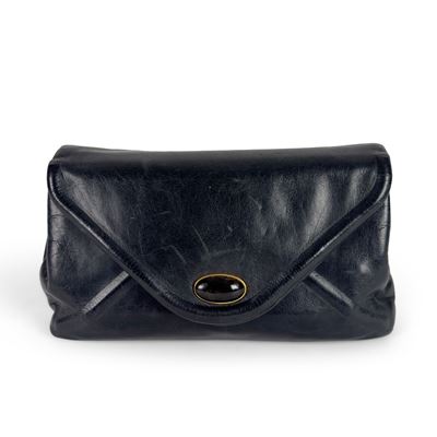 Fendi, Borsetta in pelle blu con chiusura in materiale plastico