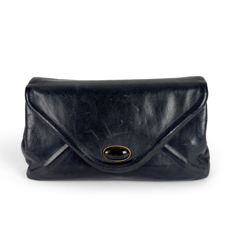 Fendi, Borsetta in pelle blu con chiusura in materiale plastico