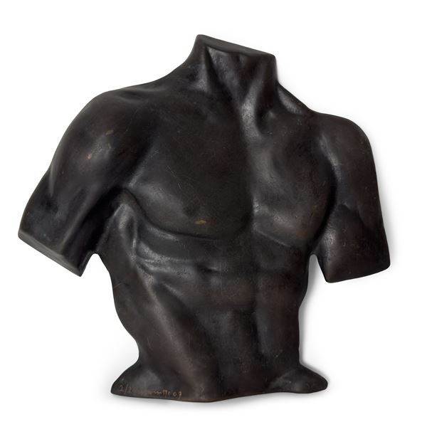 Busto maschile, altorilievo in bronzo patinato