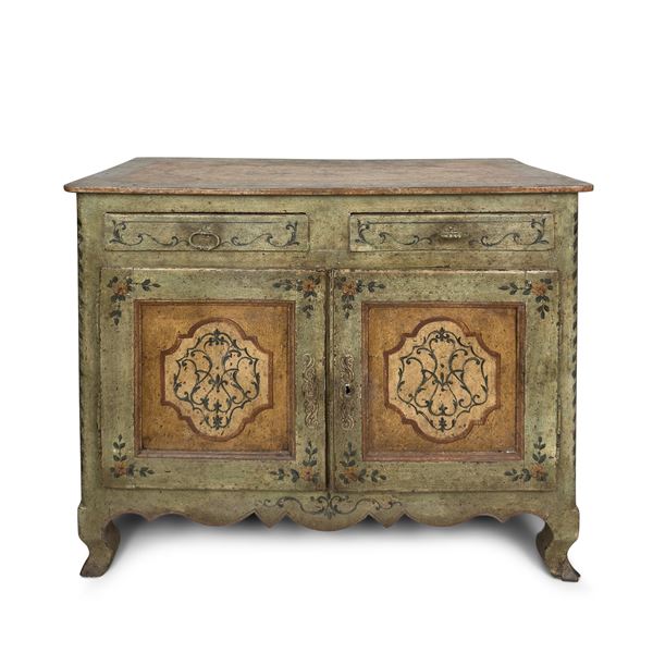 Cassettone in legno laccato verde, ocra e avorio