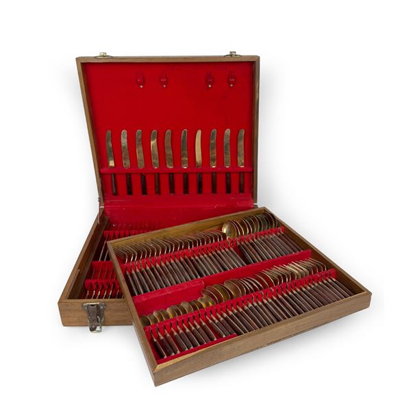 Servizio di posate in legno e metallo dorato