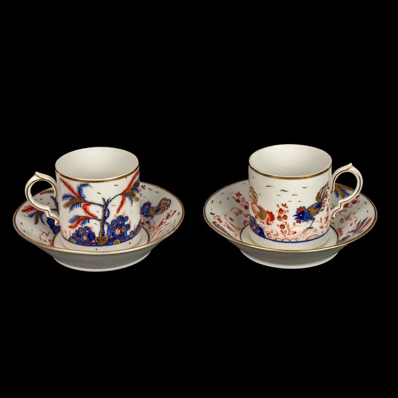 Ginori, Coppia di tazzine con piatto, porcellana decorata al galletto, XIX secolo