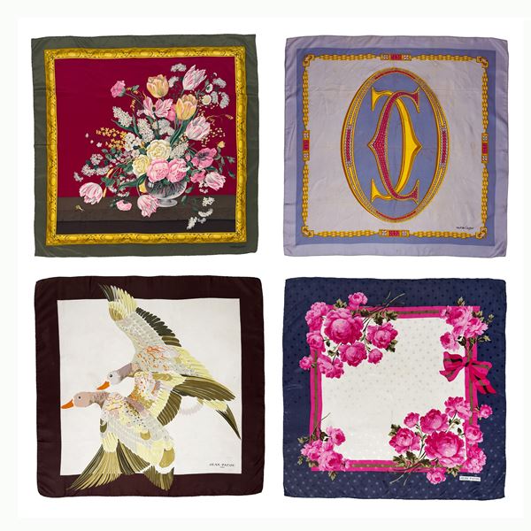 Lotto di quattro foluards in seta a stampa policroma