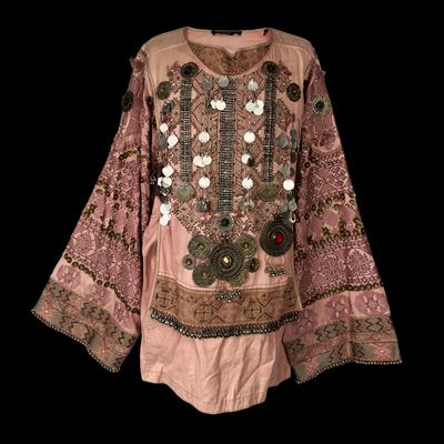 Gucci, Casacca in cotone rosa con ricami e ornamenti afghani