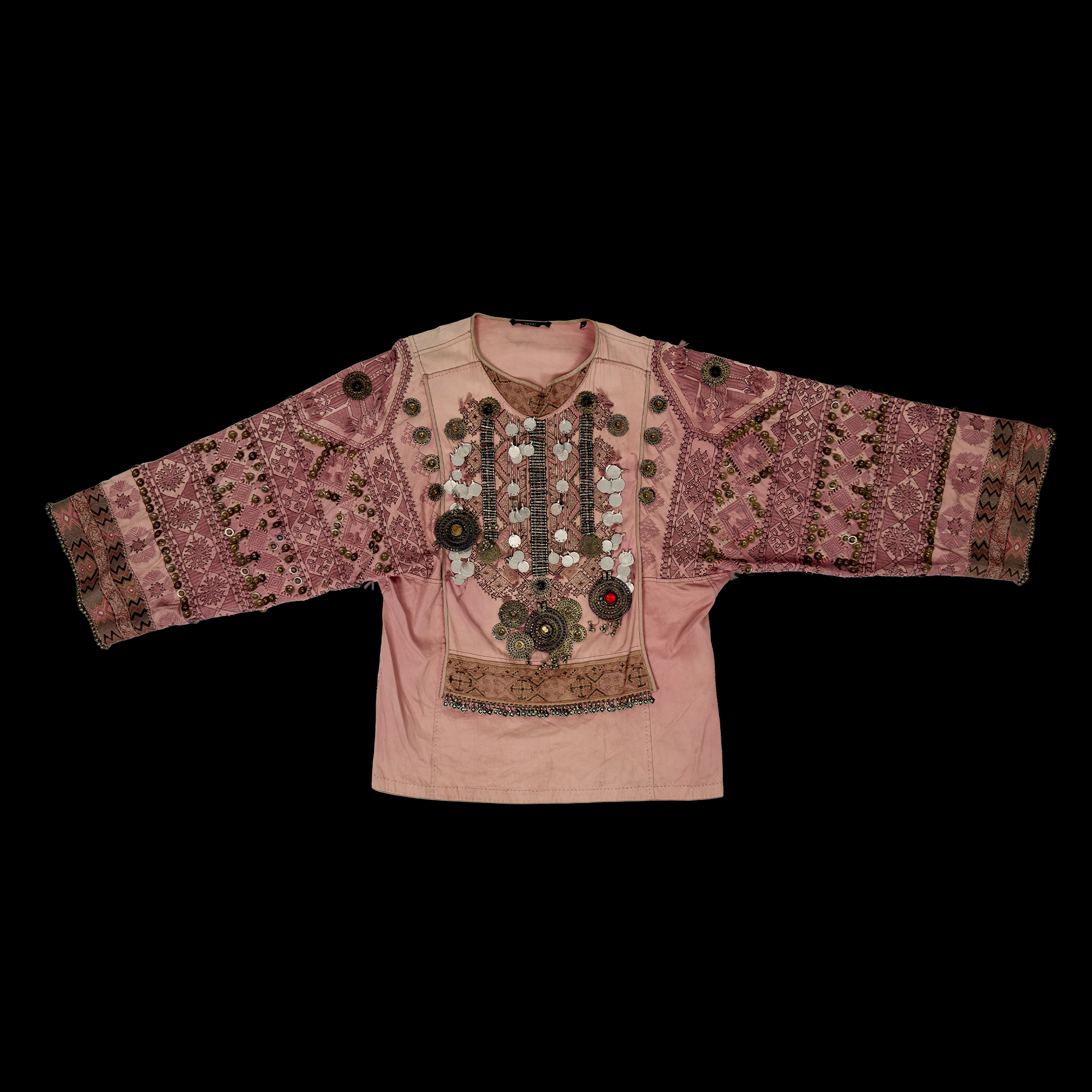 Gucci, Casacca in cotone rosa con ricami e ornamenti afghani