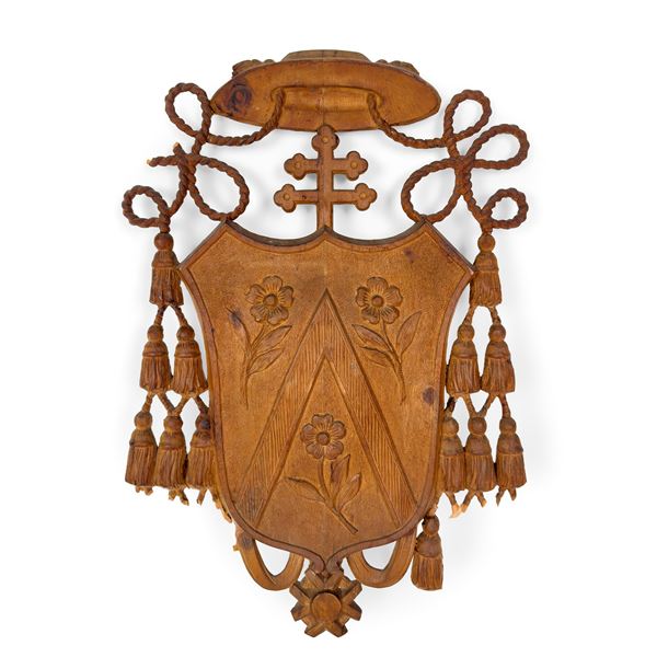 Stemma arcivescovile in legno naturale intagliato, XIX secolo