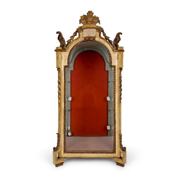 Teca in legno laccato avorio e dorato, XVIII secolo