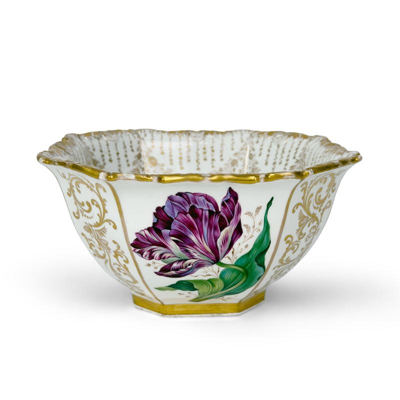 Bowl in porcellana bianca, policroma e dorata, Schlaggenwald, manifattura Lippert&Haas, XIX secol...