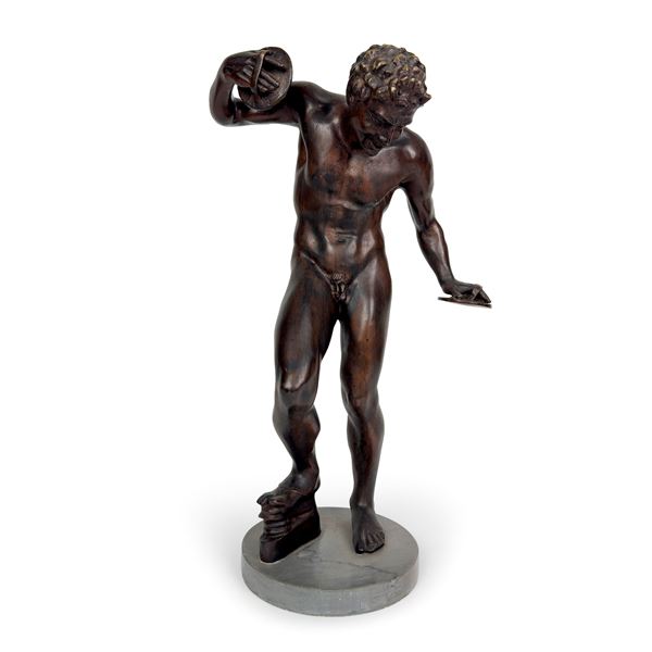 Fauno che suona i cembali, scultura di bronzo patinato, XIX secolo