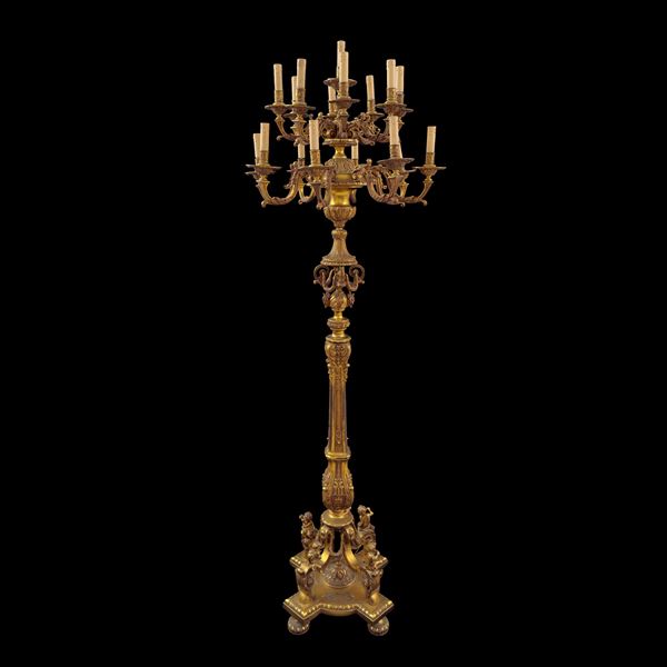 Flambeau da terra in bronzo dorato a diciassette luci