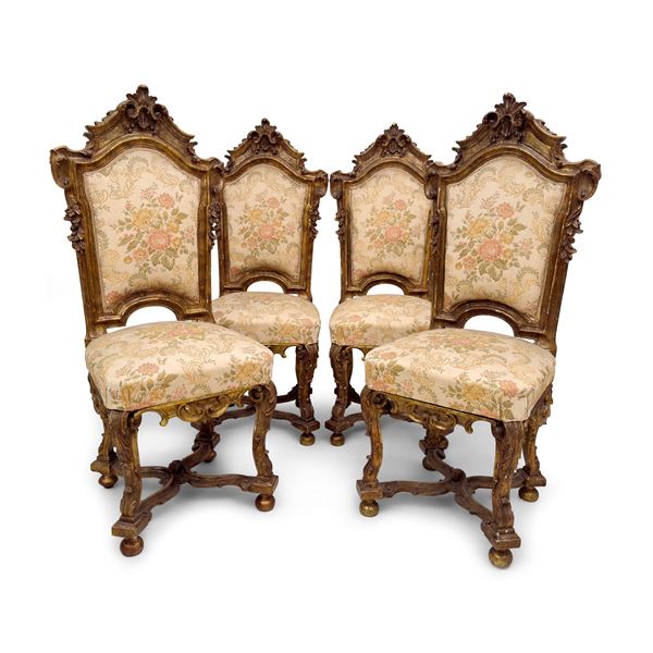 Quattro eleganti sedie in legno dorato in stile Luigi XIV