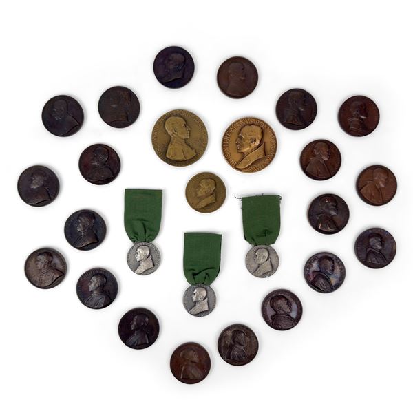 Venti medaglie di bronzo commemorative del pontificato di Papa Pio XII