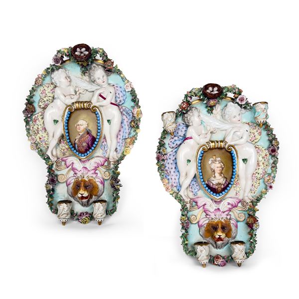 Coppia di lumiere in porcellana bianca e policroma, Meissen, XIX secolo