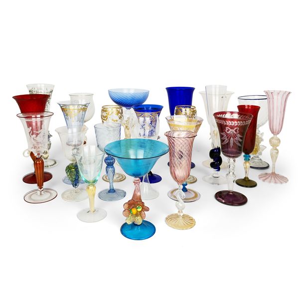 Collezione di ventitre bicchieri in vetro soffiato, Murano