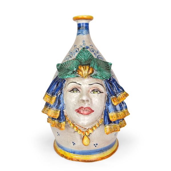 Fiasca in maiolica craquelée bianca e policroma, Caltagirone, Dolce
