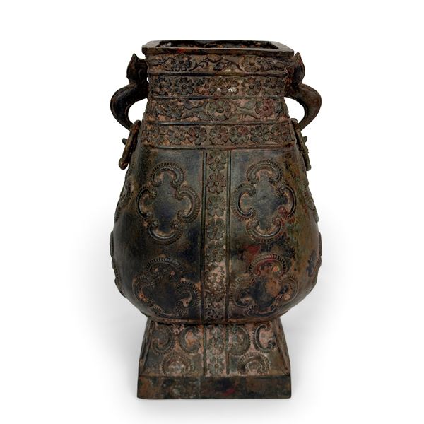 Vaso in bronzo patinato, Arte orientale