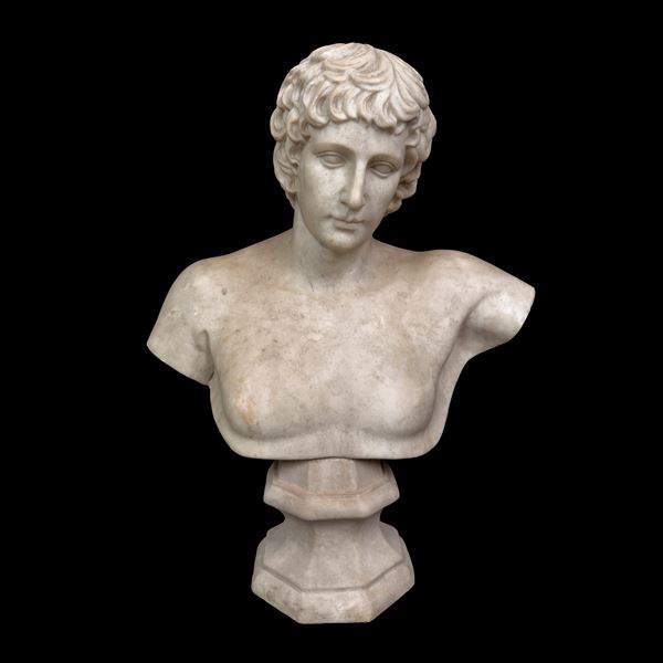 Busto di Antinoo in marmo bianco