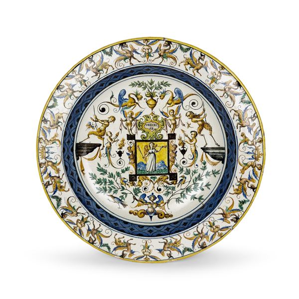 Grande piatto in maiolica bianca e policroma, Urbino