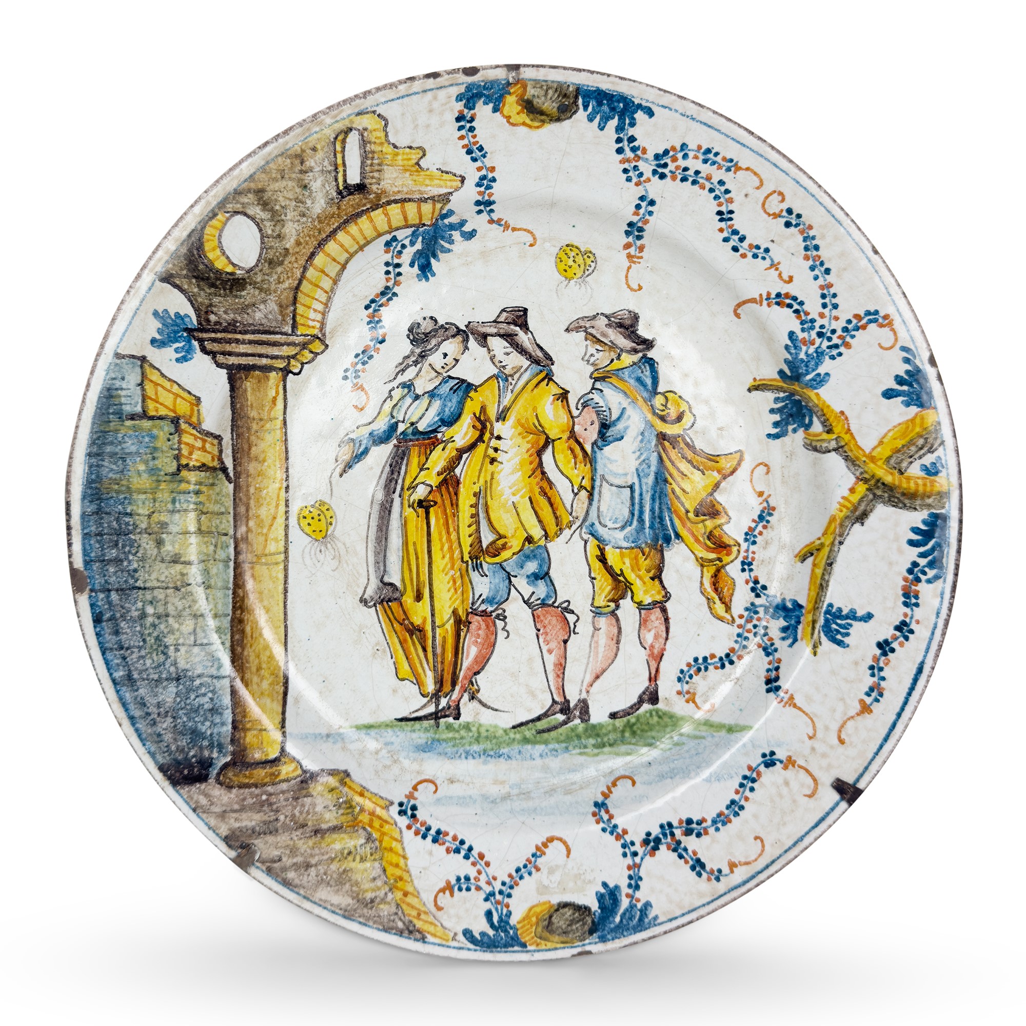 Coppia di antichi piatti in maiolica bianca e policroma, decorazione con tre figure e ruderi