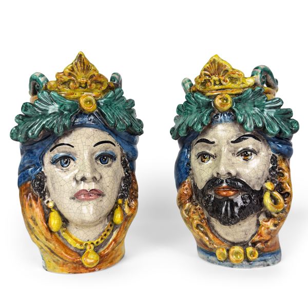 Coppia di vasi in maiolica policroma a testa di moro, Caltagirone, Giacomo Dolce