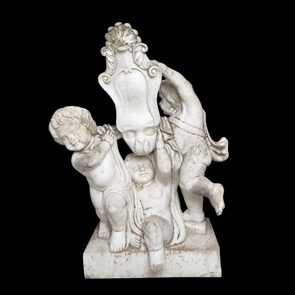 Tre putti che sorreggono un cartiglio, gruppo in marmo bianco