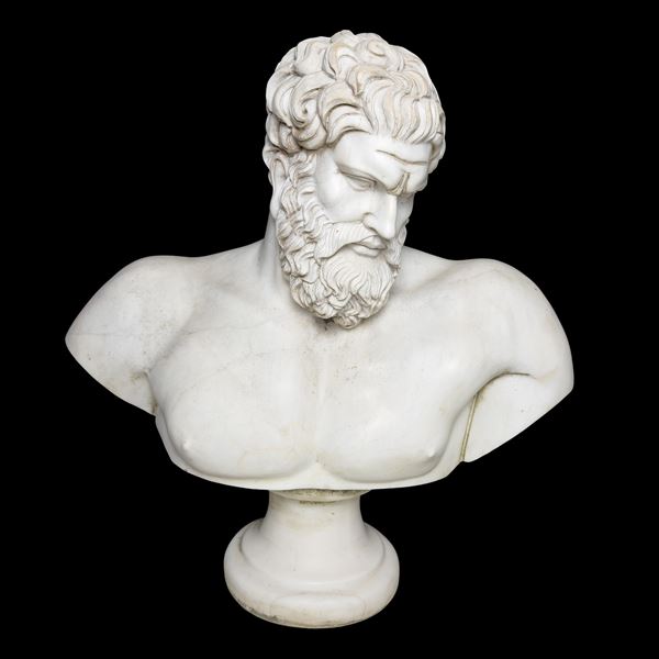 Busto dell'Ercole Farnese in marmo bianco