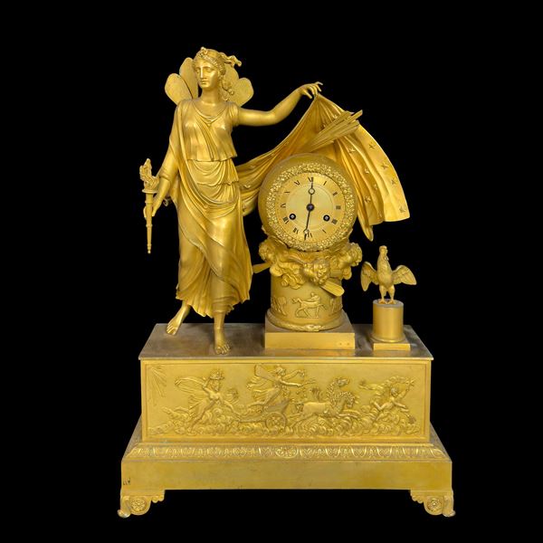 Elegante pendola in bronzo dorato, Francia, inizi del XIX secolo