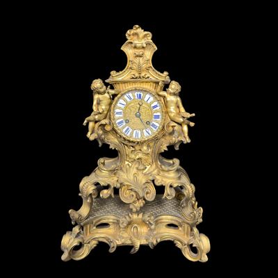 Francia, Pendola in bronzo dorato con quadrante circolare e figure allegoriche, XIX secolo