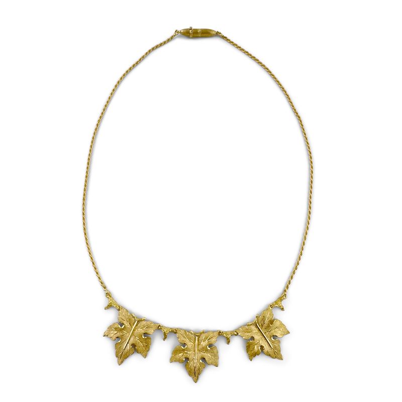 Mario Buccellati, Girocollo in oro giallo 18 kt con tre foglie d'acanto