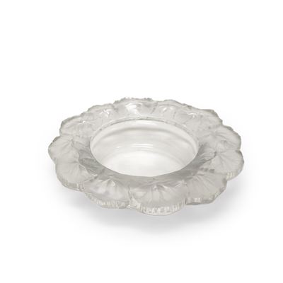 Lalique, Centrotavola in cristallo satinato con bordo a foglie di geranio, diametro 22 cm