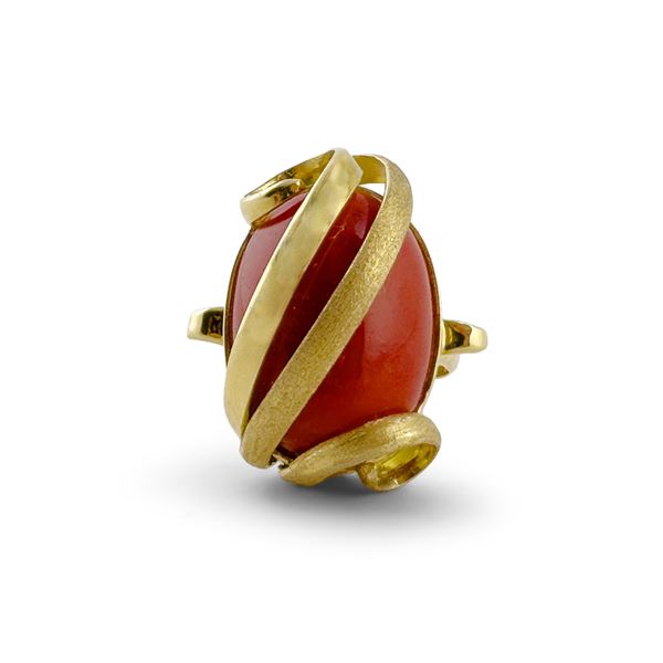 Anello in oro giallo 18kt.