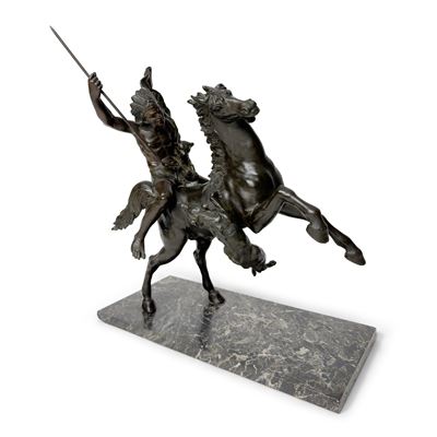 Cacciatore indiano a cavallo in lotta con un felino, scultura in bronzo su base in marmo, inizi d...