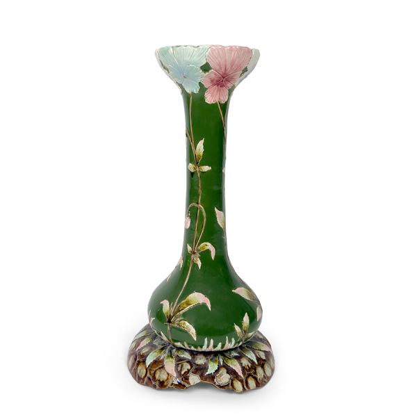 Base a colonna in ceramica verde e policroma in forma di bulbo, periodo Liberty