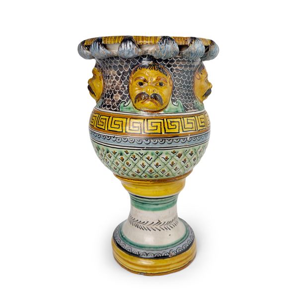 Raro vaso in maiolica policroma, Ariano Irpino, XVIII secolo