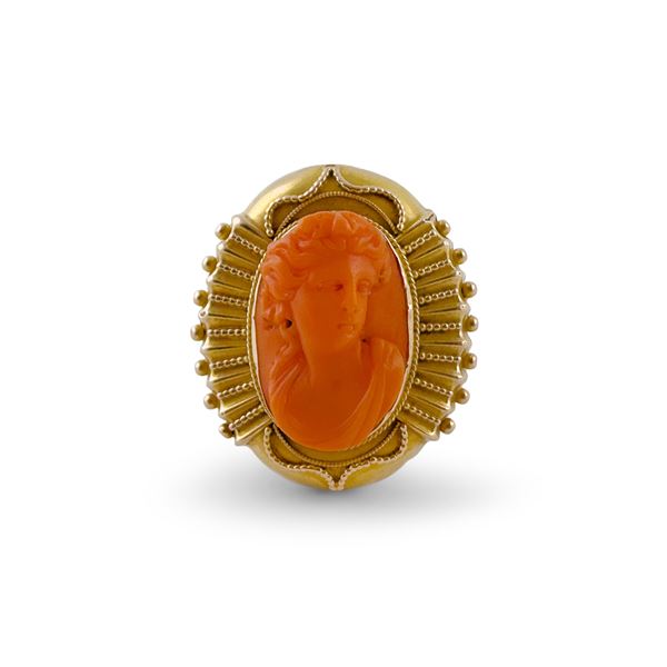 Anello con placca ovale in corallo, Trapani, XIX secolo