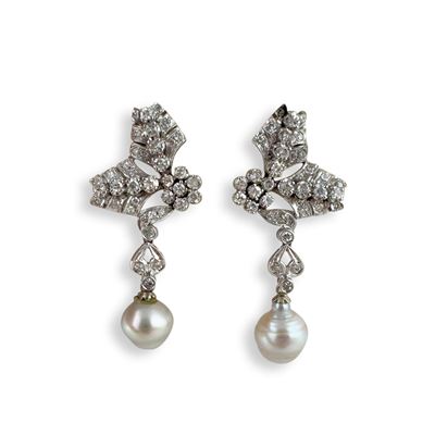 Orecchini pendenti in oro bianco 18 kt con perle e diamanti