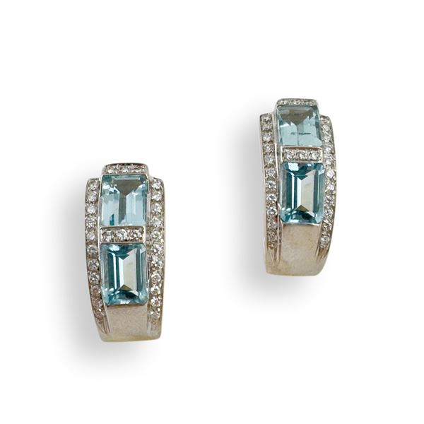 Paio di orecchini in oro bianco 18kt.