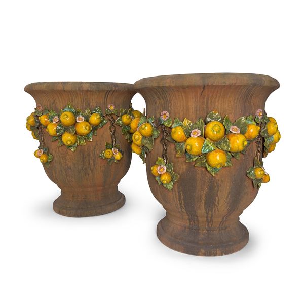 Coppia di grandi vasi in terracotta