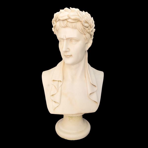 Busto di Napoleone con il capo laureato, scultura in marmo bianco
