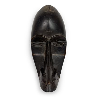 Maschera Dan Maou, scultura in legno scolpito (Costa d’Avorio), inizi del XX secolo