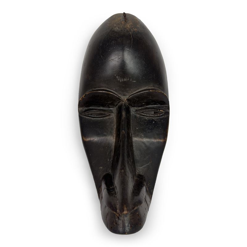 Maschera Dan Maou, scultura in legno scolpito (Costa d’Avorio), inizi del XX secolo
