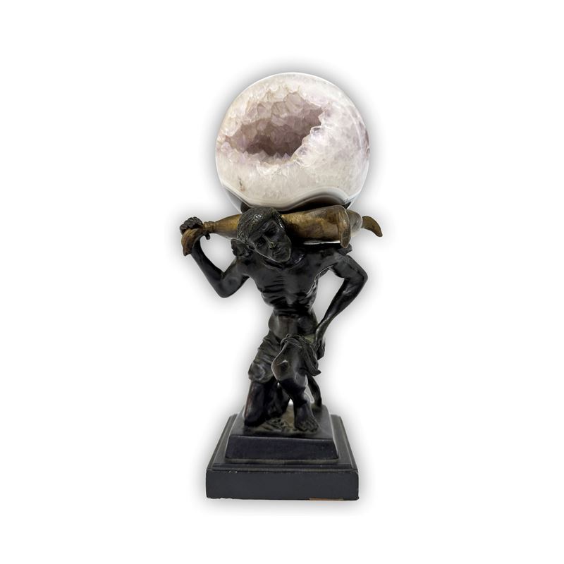 Sfera in agata grigia, base in bronzo cesellato dorato a figura di moro inginocchiato, fine XIX–i...