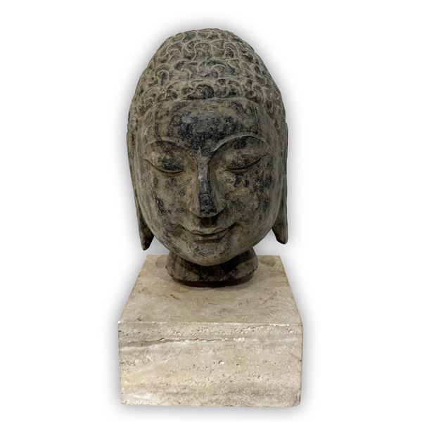 Testa di Budda in pietra nera