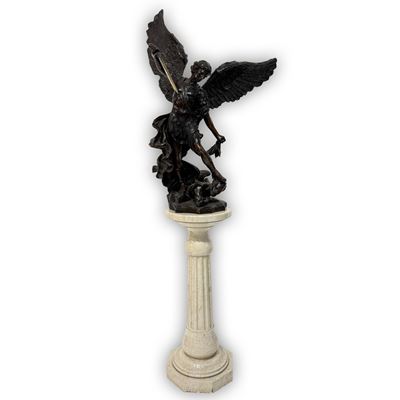 Scultura raffigurante San Michele sconfigge il demonio, gruppo in bronzo patinato su base in marm...