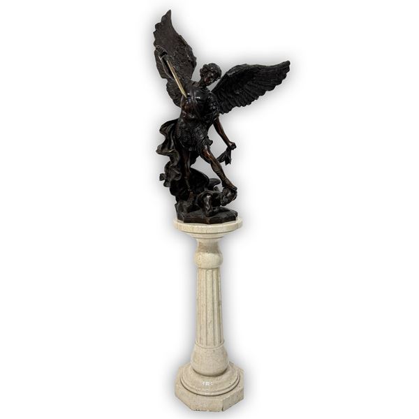 San Michele sconfigge il demonio, gruppo in bronzo patinato