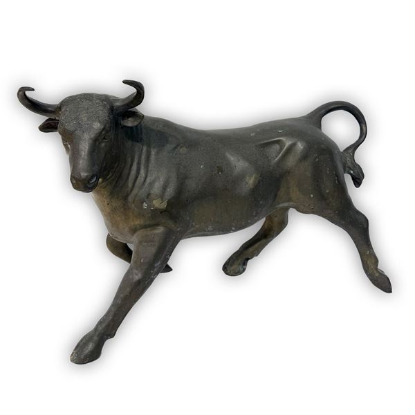 Toro in bronzo dorato