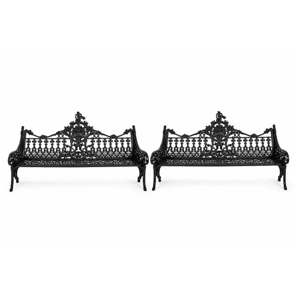 Coppia di panchine da giardino in ghisa verniciata nera