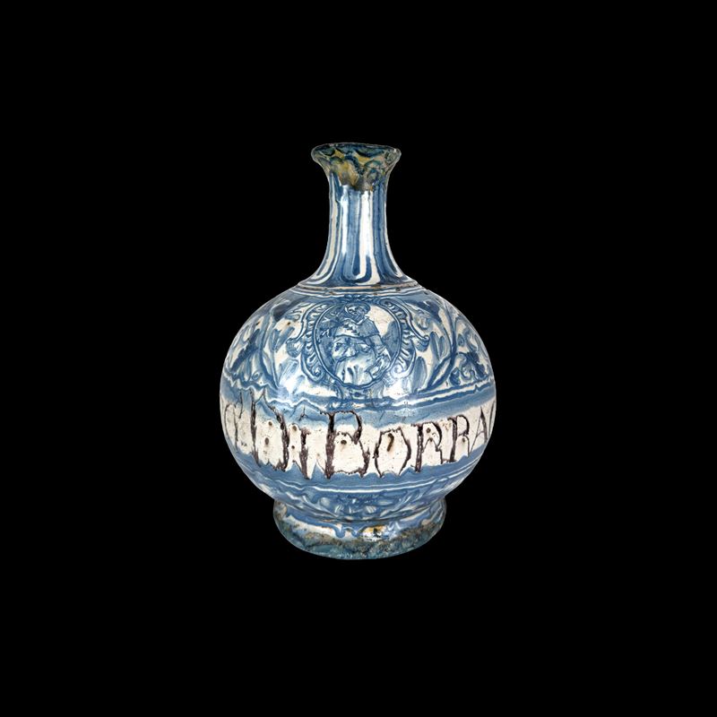 Vaso da farmacia, maiolica bianca e blu con decorazione a santo e cartiglio, Marche, XVII secolo